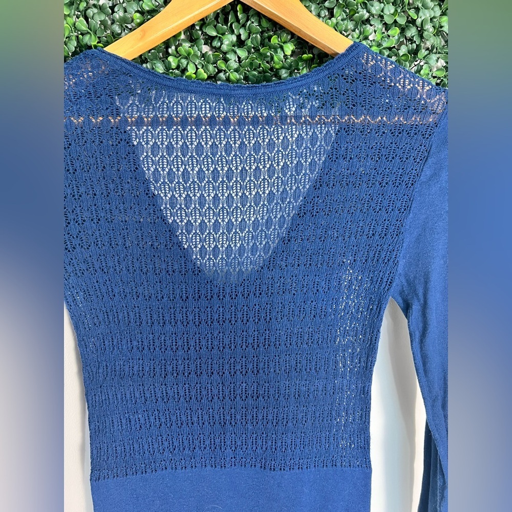 Free People Ruffle Front Crochet Henley Blue Sweater Size Medium - Picture 5 of 11